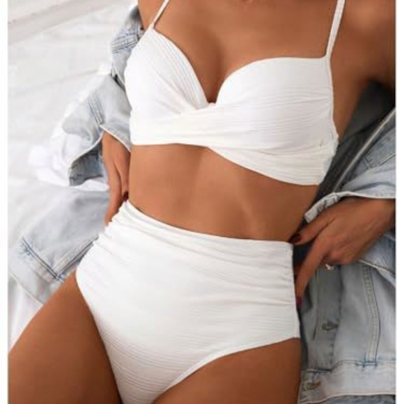 Elegant White Bikini Set, Criss Cross Top, New, Hygienic Liner, S - Picture 1 of 3